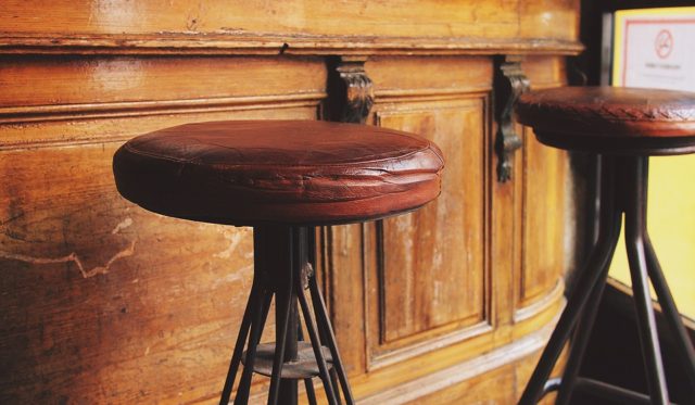 Мебель для баров и кафе – как выбрать